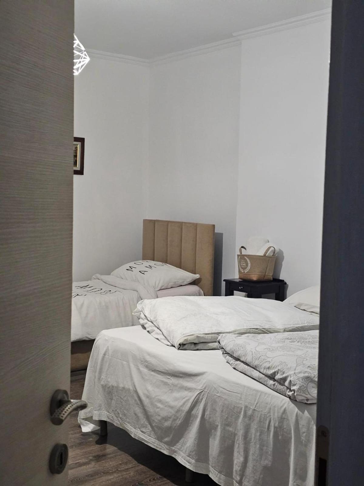 Main Apartment Tirana Bagian luar foto
