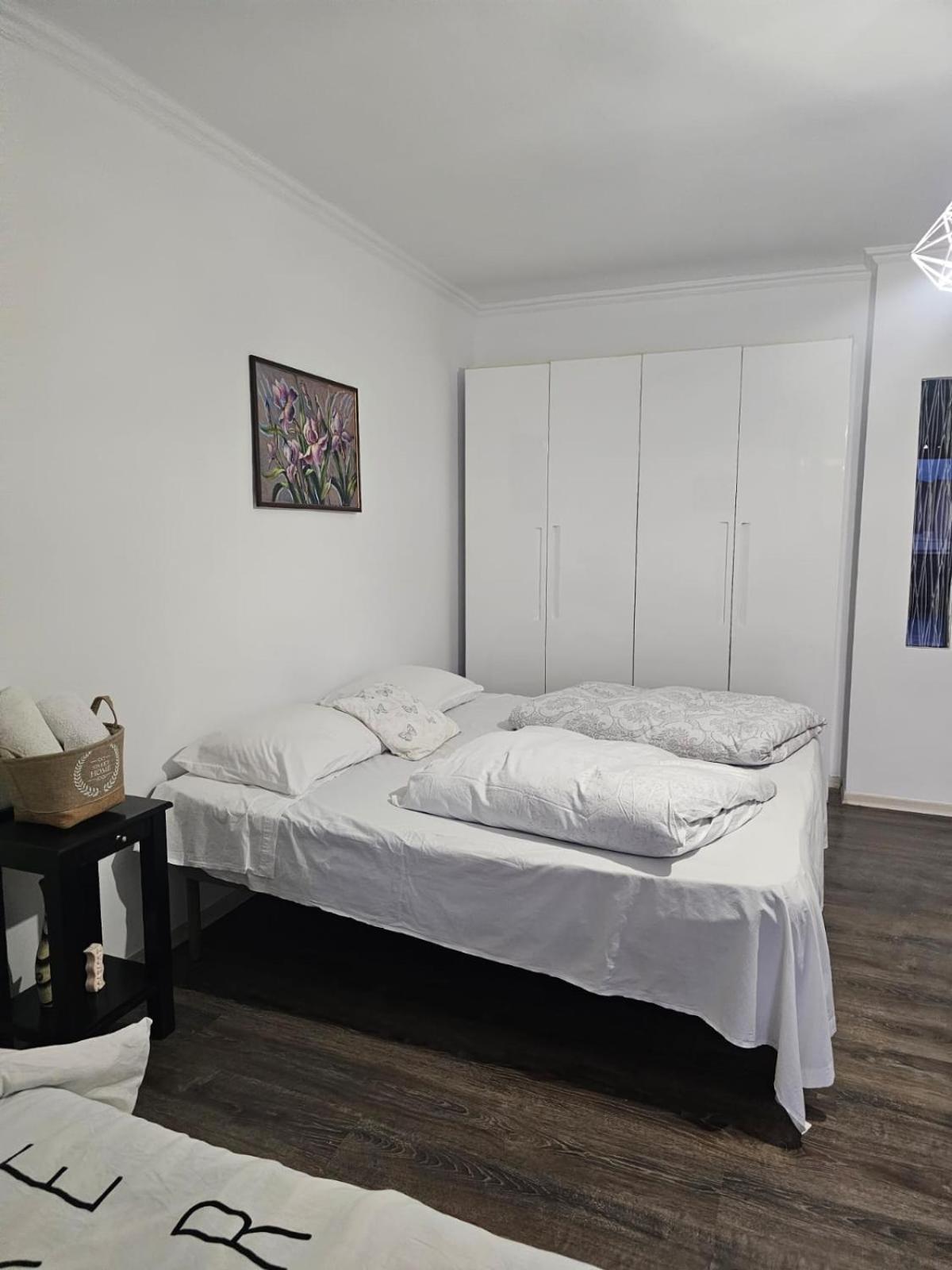 Main Apartment Tirana Bagian luar foto